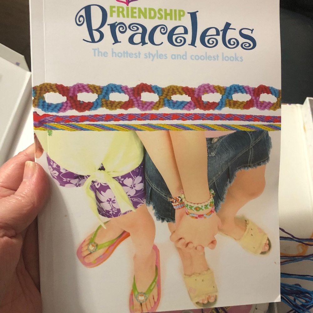 Friendship Bracelets Kit - Multicolor - Picture 5 of 6